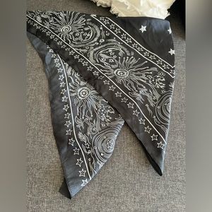 Universe pint bandana / skip scarf